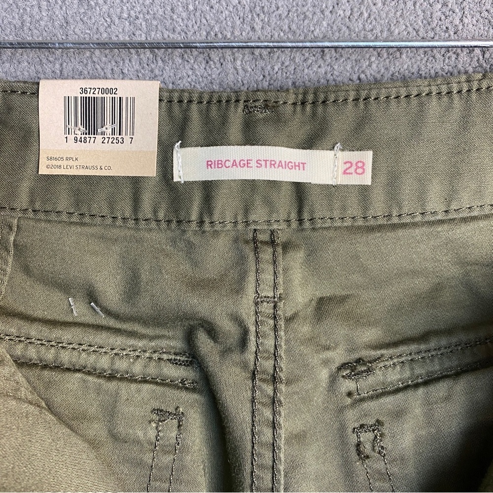 Levi’s Ribcage utility wide leg pants size 28X29 - Picture 8 of 10